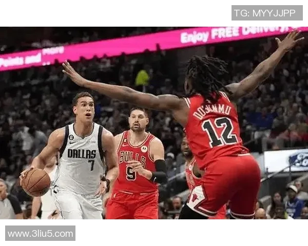 2013年公牛与雷霆激战回顾:一场篮球盛宴的精彩瞬间与战术较量 2013年公牛与雷霆激战回顾:一场篮球盛宴的精彩瞬间与战术较量